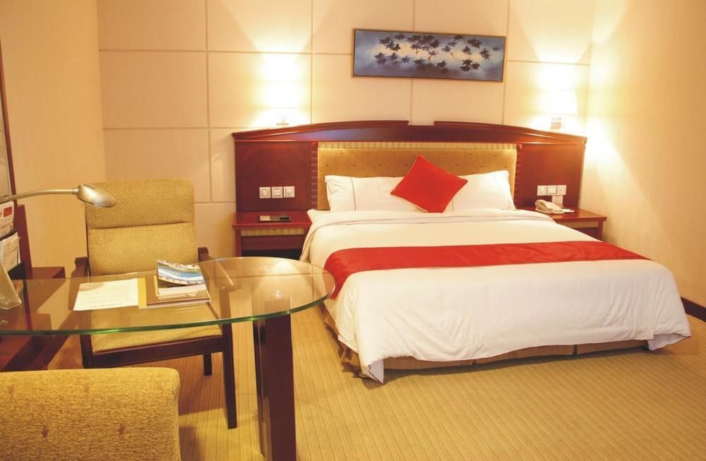 Huizhou Jinhuayue International Hotel Room photo