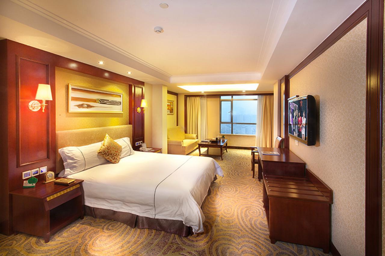 Huizhou Jinhuayue International Hotel Exterior photo